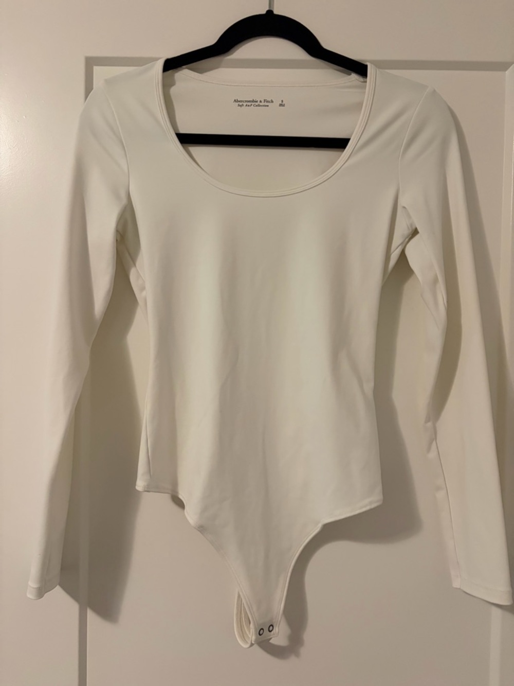 Abercrombie & Fitch Cream Long-Sleeve Scoop Neck Bodysuit